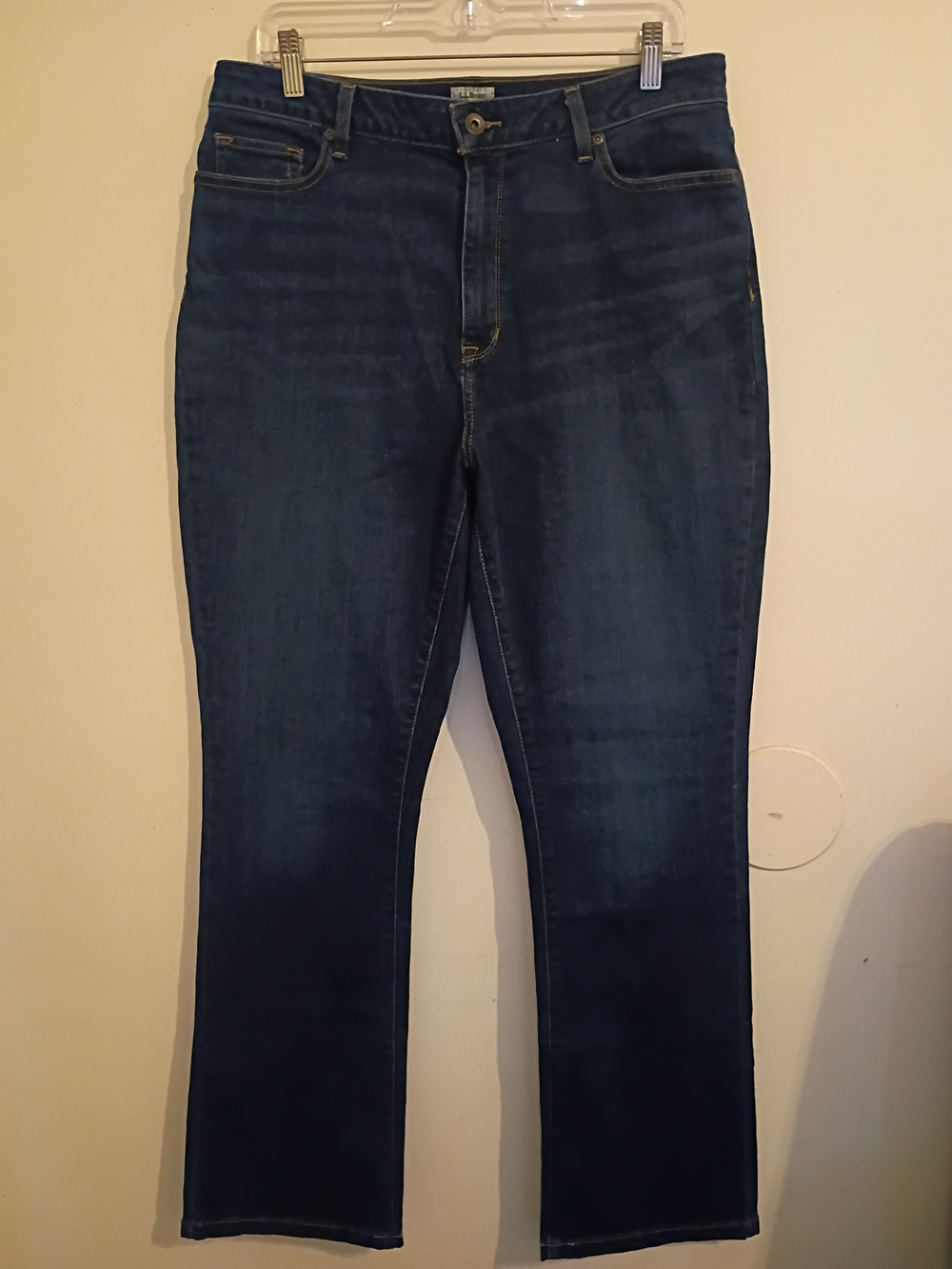 L.L. Bean Women's Dark Blue Classic Fit High-rise Bootcut Jeans Sz 16M/T